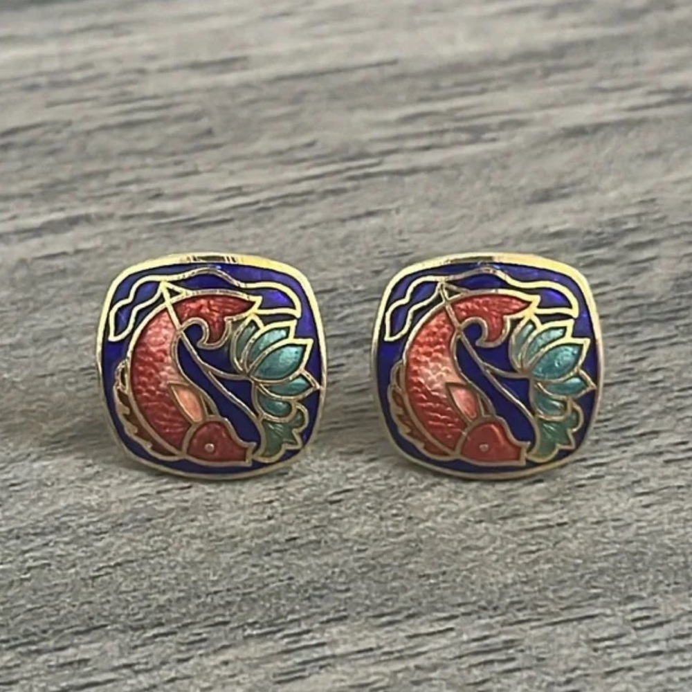 💥LAST CHANCE💥 Vintage Cloisonné Coy Fish Square Stud Gold Tone Nautical Art